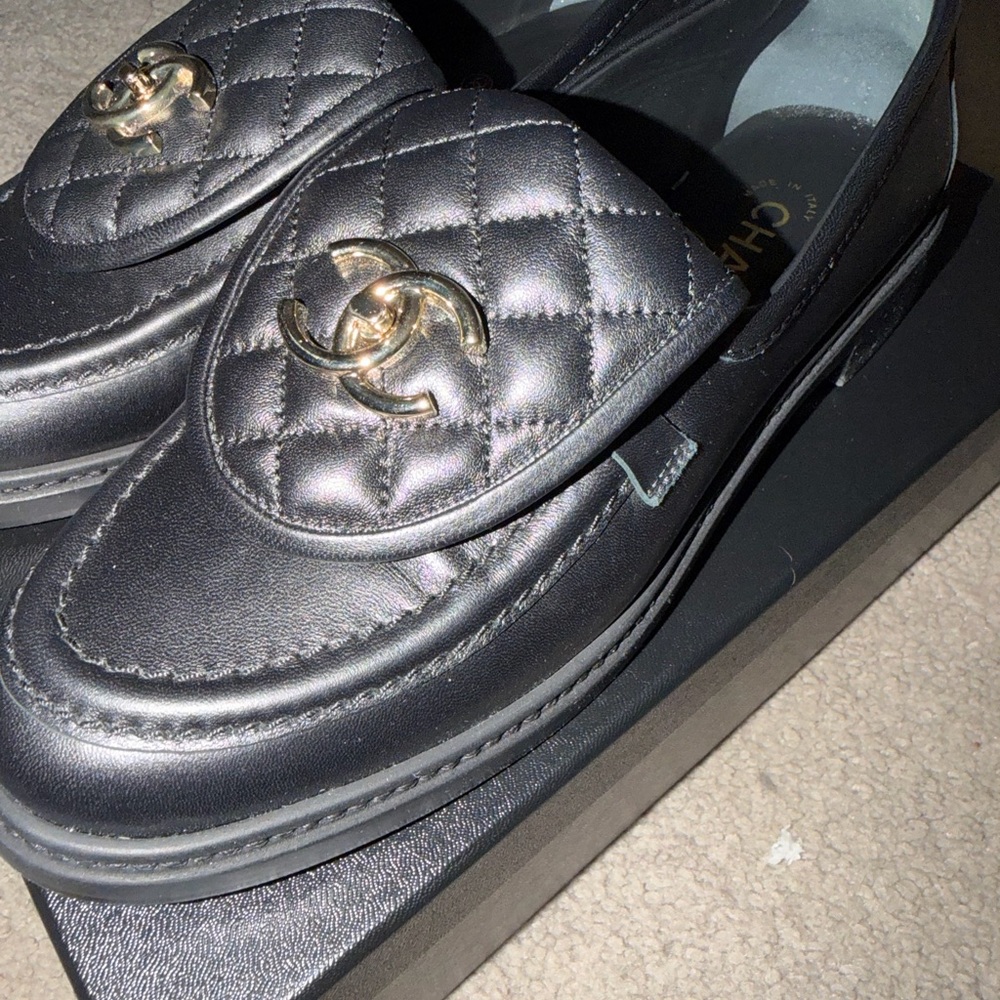 Chanel Black Lamb skin CC turnlock loafer - Picture 6 of 10